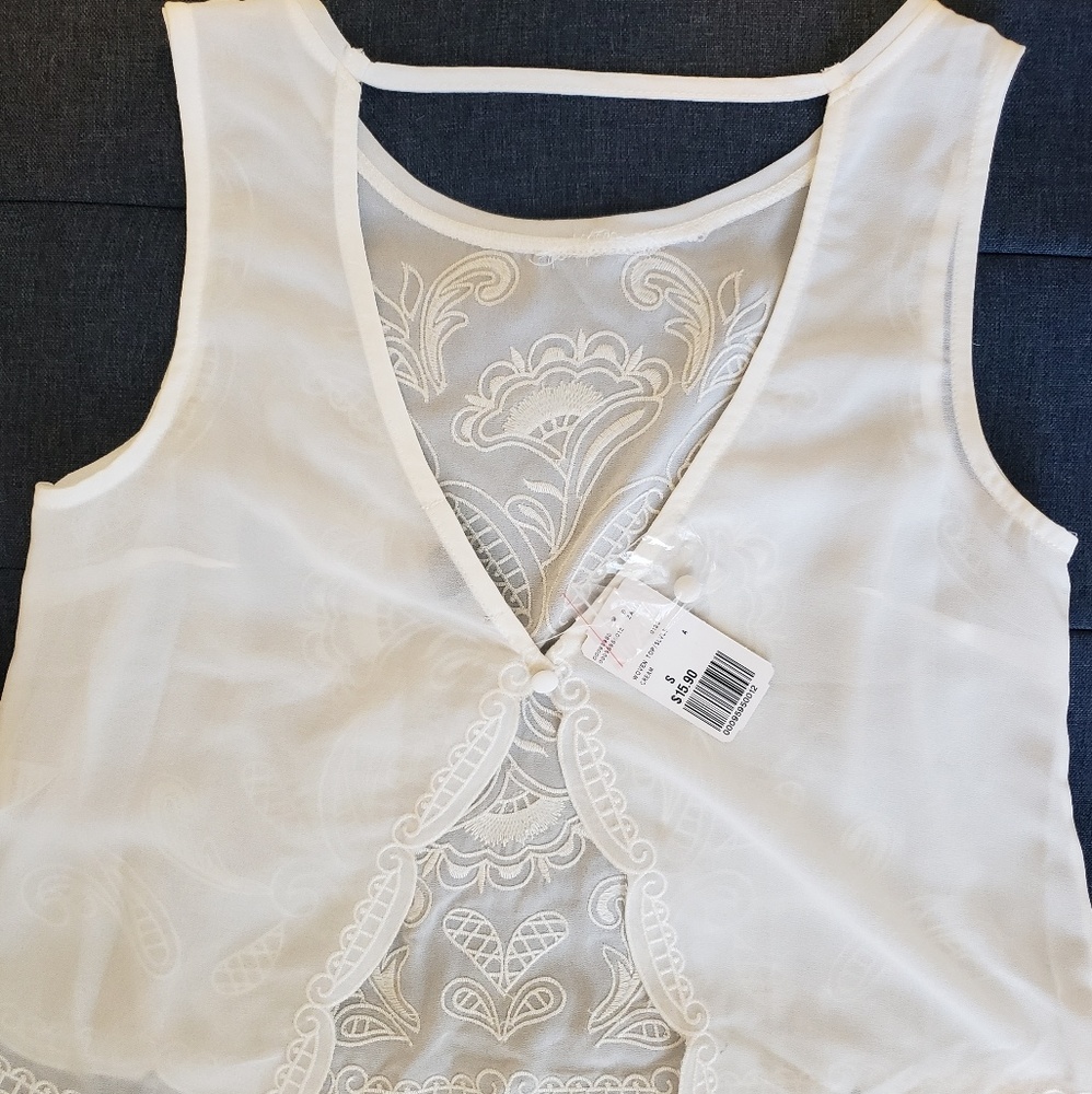 Woven sheer crop top - Picture 2 of 3